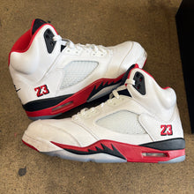 Load image into Gallery viewer, Jordan Fire Red 5s Size 10.5
