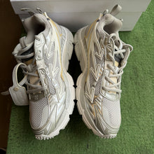 Load image into Gallery viewer, Off White Be Right Back Sneakers Size 42
