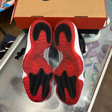 Load image into Gallery viewer, Jordan Bred 11s Size 11
