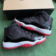 Load image into Gallery viewer, Jordan Bred 11s Size 6Y
