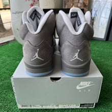Load image into Gallery viewer, Jordan Wolf Grey 5s Size 8
