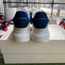 Load image into Gallery viewer, Alexander McQueen Oversized Size 31
