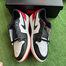 Load image into Gallery viewer, Jordan Black Toe Low 1s Size 7.5
