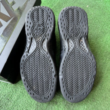 Load image into Gallery viewer, Nike CDG Foamposites Size 10
