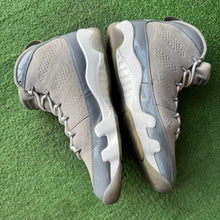 Load image into Gallery viewer, Jordan Cool Grey 9s Size 13
