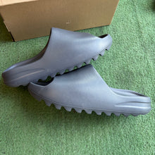 Load image into Gallery viewer, Adidas Yeezy Granite Slides Size 13
