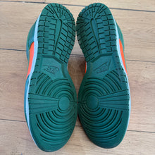 Load image into Gallery viewer, Nike University of Miami Low Dunks Size 9.5
