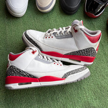 Load image into Gallery viewer, Jordan Fire Red 3s Size 11
