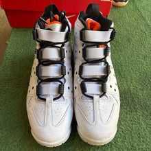Load image into Gallery viewer, Nike Suns Air Max 2 CB94s Size 8.5
