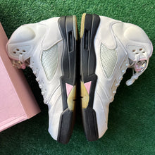 Load image into Gallery viewer, Jordan Medium Soft Pink 5s Size 11.5
