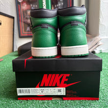 Load image into Gallery viewer, Jordan Pine Green 1s Size 8.5
