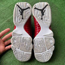 Load image into Gallery viewer, Jordan Gym Red 9s Size 7Y
