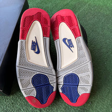 Load image into Gallery viewer, Jordan Rare Air 4s Size 8.5

