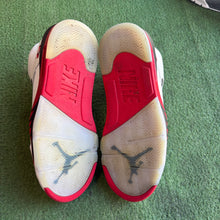 Load image into Gallery viewer, Jordan Fire Red (Black Tongue) 5s Size 10
