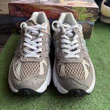 Load image into Gallery viewer, New Balance X Salehe 574 Yurts Size 9
