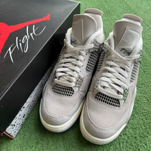 Load image into Gallery viewer, Jordan Frozen Moment 4s Size 8.5W/7M
