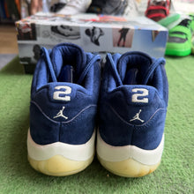 Load image into Gallery viewer, Jordan Jeter Low 11s Size 10.5
