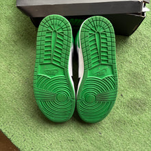 Load image into Gallery viewer, Jordan Lucky Green 1s Size 10.5

