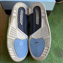 Load image into Gallery viewer, Jordan UNC 3s Size 11.5
