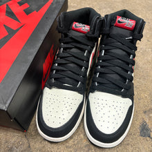Load image into Gallery viewer, Jordan Sports Illustrated 1s Size 7Y
