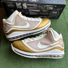 Load image into Gallery viewer, Nike LeBron China 7s Size 10.5
