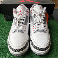 Load image into Gallery viewer, Jordan Fire Red 3s Size 8

