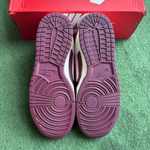 Load image into Gallery viewer, Nike Valentines Day Low Dunks Size 10

