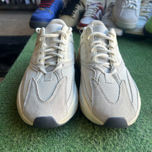 Load image into Gallery viewer, Adidas Yeezy Analog 700s Size 9
