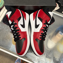 Load image into Gallery viewer, Jordan Chicago Toe Mid 1s Size 9
