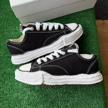 Load image into Gallery viewer, Maison Mihara Yasuhiro OG Sole Peterson Lows Size 41
