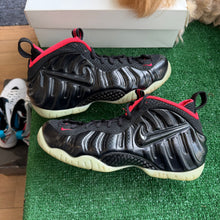 Load image into Gallery viewer, Nike Yeezy Foamposite Pros Size 8
