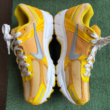 Load image into Gallery viewer, Nike Zoom Yellow Ochre Vomero 5s Size 9
