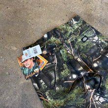 Load image into Gallery viewer, Dickies Camo Pants Size 36 x 34
