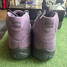 Load image into Gallery viewer, Jordan Mojave 11s Size 9
