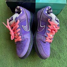 Load image into Gallery viewer, Nike Purple Lobster SB Low Dunks Size 8
