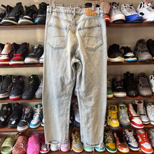 Load image into Gallery viewer, Balenciaga Jeans Size 30
