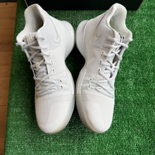 Load image into Gallery viewer, Nike Kyrie Time To Shine 3s Size 8

