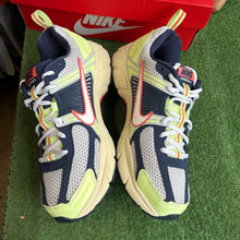 Load image into Gallery viewer, Nike Barley Vomero 5s Size 6.5Y
