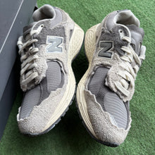 Load image into Gallery viewer, New Balance Protection Pack 2002Rs Size 6.5
