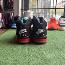 Load image into Gallery viewer, Jordan Top 3 5s Size 8
