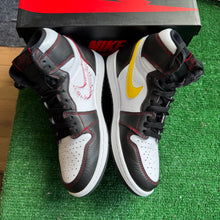 Load image into Gallery viewer, Jordan Defiant White Gym Red 1s Size 8
