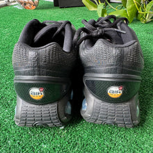 Load image into Gallery viewer, Nike Air Max DNs Size 14
