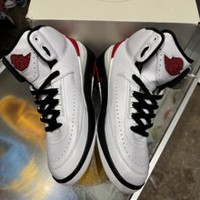 Load image into Gallery viewer, Jordan Chicago 2s Size 9
