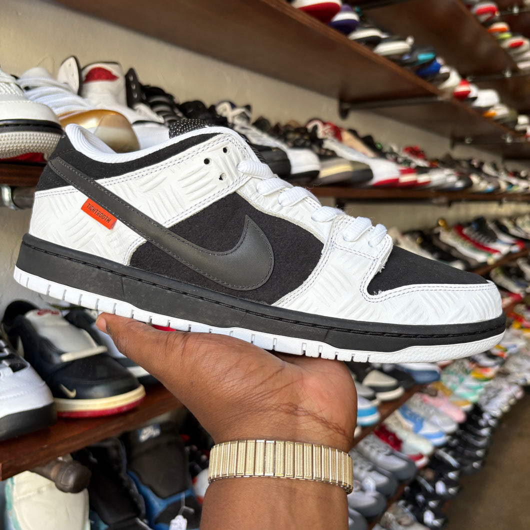 Nike Tightbooth SB Low Dunks Size 11.5
