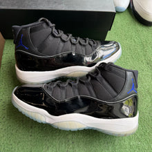 Load image into Gallery viewer, Jordan Space Jam 11s Size 11.5
