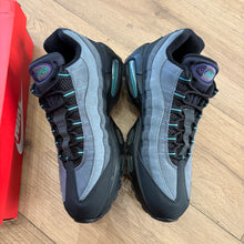 Load image into Gallery viewer, Nike Big Bubble Black Grape Air Max 95s Size 10
