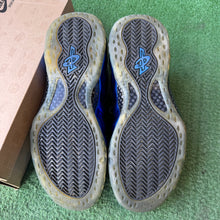 Load image into Gallery viewer, Nike Sport Royal Foamposites Size 10.5
