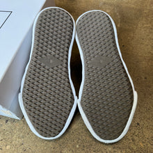 Load image into Gallery viewer, Maison Mihara Peterson Canvas OG Sole Lows Size 41
