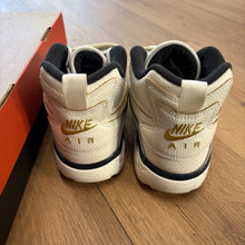 Load image into Gallery viewer, Nike Must Be The Money Air Diamond Turfs Size 9.5
