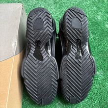 Load image into Gallery viewer, Nike Hyperflights Size 12
